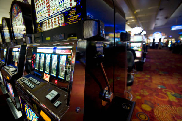 Featured games slot reels spinning with bonus icons